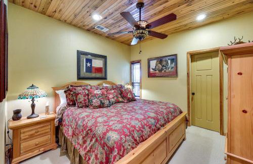 Flag Hole Riverfront Cabin Near Local Attractions! - Foto 9