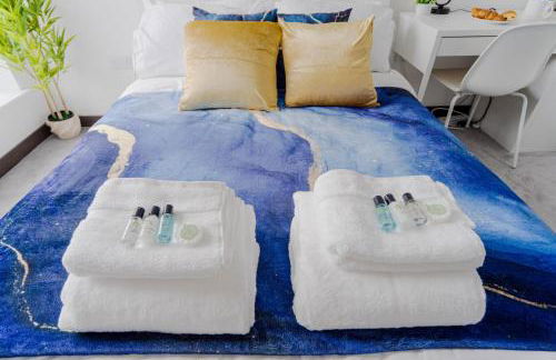 Step Free 2 Bed 2 bath Oasis FlatIClose to David Lloyd Gym with Fully Equipped Kitchen& Parking in DartfordIMins from station and 45 mins into Central London - Photo 13