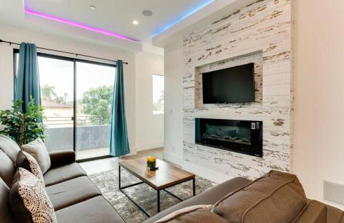 Luxury Modern 4 bedroom 3 Bath Home With Rooftop Deck #3 - Foto 9