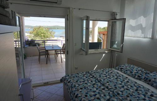 Villa Lavanda - family friendly, beachfront - Photo 57