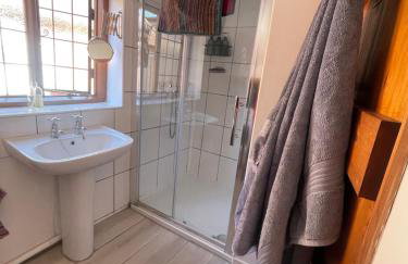 Annex at Southfields in idyllic Hampshire village - Photo 20