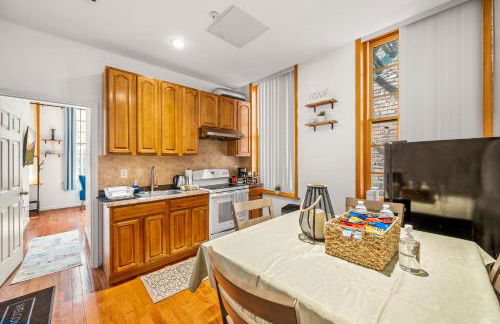 Charming Home In Heart of City With King Size Bed! - Foto 11