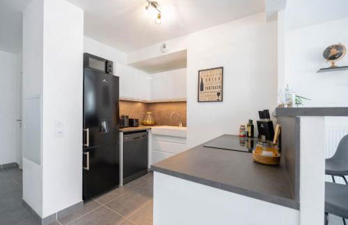 T2 Entre plage et centre ville-Terrasse/Parking - Foto 8