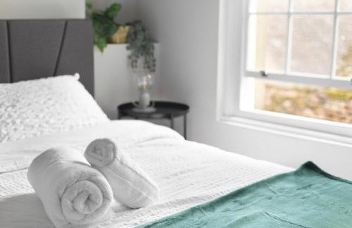 Bright 1 bedroom apartments near Farnham Castle - Photo 54