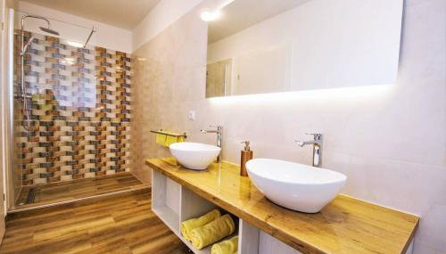 New Villa with Pool - Foto 2