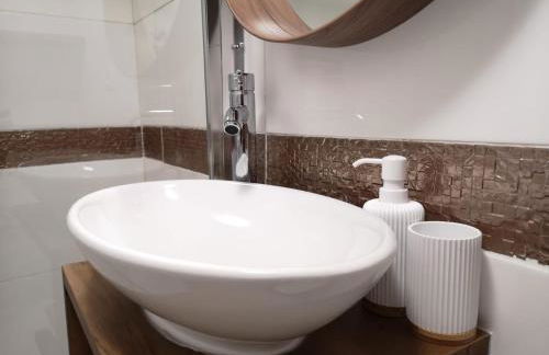 Lemon Tree House Coimbra - Courtyard garden with city views - Foto 14