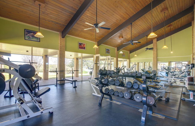 Beach & Pool Access at Lake Travis Family Getaway! - Foto 40