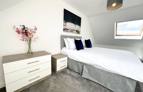 Chestnut House by Blue Skies Stays - Photo 4