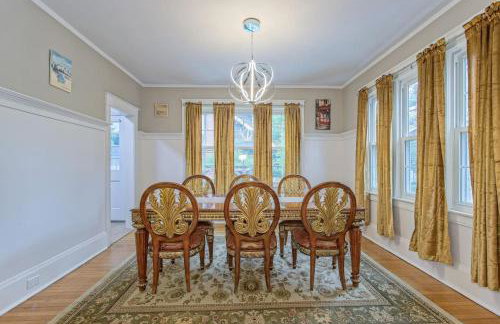 Massive 6 bedroom home with a Pool - Foto 35