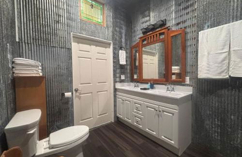 1st Fl 2BR Downtown + 2 Pkg - Foto 6