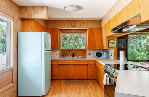 All the Waters Retro Home on Lake Michigan- Your Own PRIVATE BEACH - Foto 45