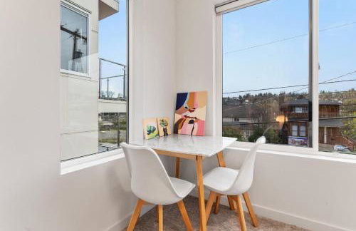 Luxe Central Home with Views & Rooftop - Foto 27