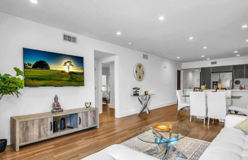 Amazing, Spacious Unit, Heart LA - Photo 27