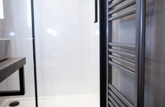 Lethbridge Villa 49 Apartment 2 Super Fibre WiFi, free parking - Foto 18