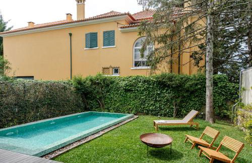 Grand Villa w/ Pool, Garden & Garage by HostWise - Foto 52