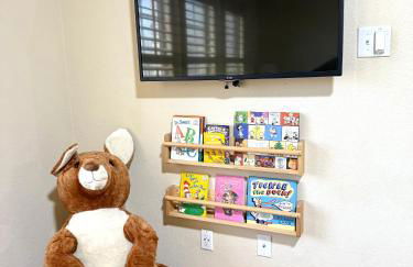 Luxury 5BR Retreat, Kid's Playroom! Near Lake Hubbard, Vineyard Views - Foto 31