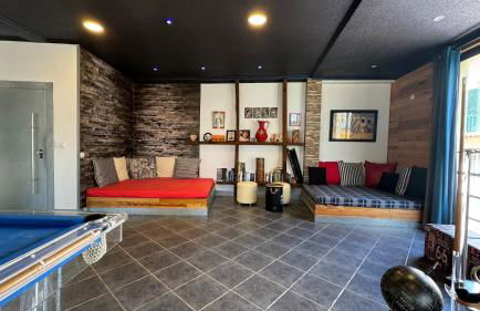 The Modern & Recycled House - Photo 6