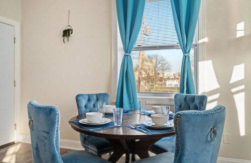 Cozy King Bed Suite with Free Parking - Foto 10