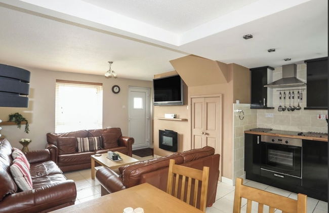 Cozy Cottage Retreat on Glan Gwna Holiday Park - Photo 1