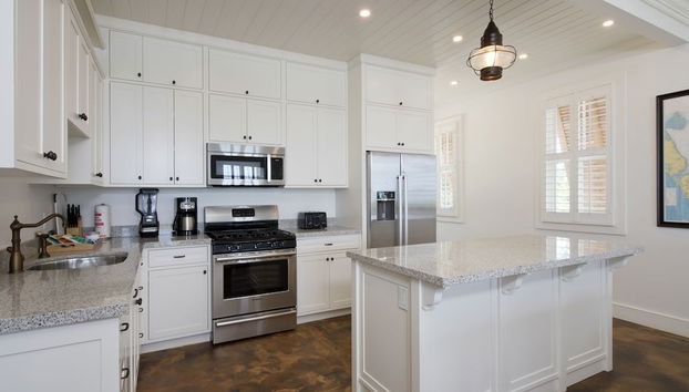 Coastal Chic: New Luxury Oceanfront Home With Sunset Views - Foto 3, Cocina privada