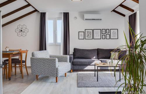 Grandfather's House - Photo 27