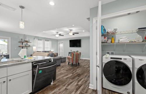 Coral Cabana - 3BD 2BA Home Close to Beach w/ Optional Golf Cart! - Foto 98