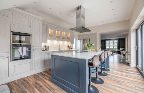 FAMILY FRIENDLY ESCAPE IN ETON, COUNTRYSIDE VIEWS with Hot Tub - By Tempstay - Foto 28