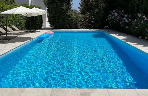 Villa en zona Playa D'en Bossa con gran piscina - Photo 1