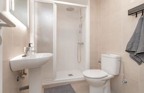 C23 Lovely 4 Bedroom close to Maria Zambrano - Foto 17