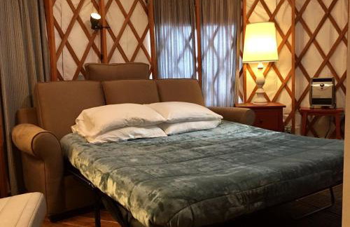 Modern Countryside Yurt Rental in Waterville, Upstate New York - Foto 26