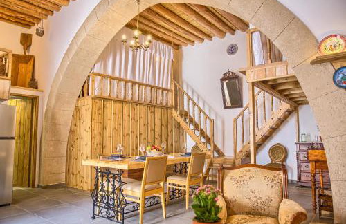 Stone Arch - Photo 1