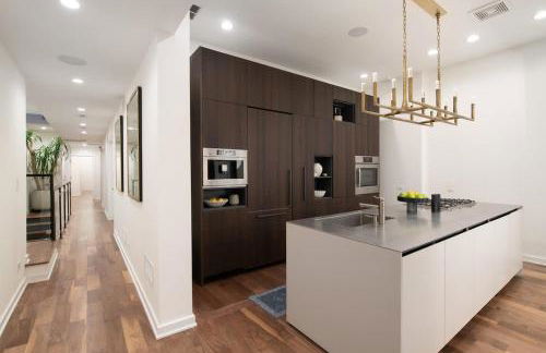 Luxury Gold Coast Penthouse with Deck & Views - Photo 63