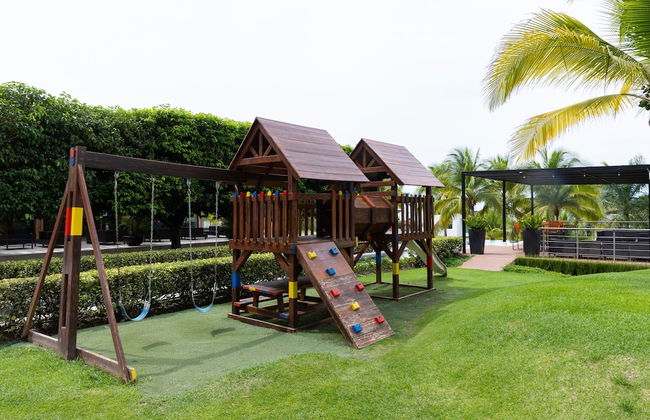 The Big Family Condo by Acomodo - Foto 33