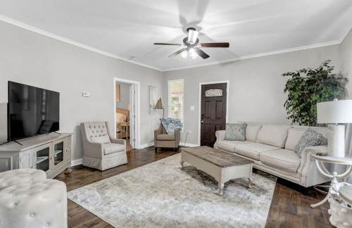 Pet Friendly Group Getaway with Grill and Deck - Foto 22