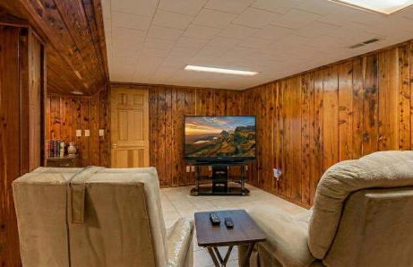 White River Escape with BBQ & Private Backyard - Foto 5