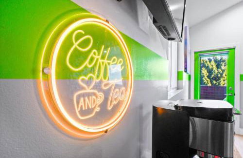 NoHo Hot Tub Home, Sleeps 12, Free Parking, Universal 15m, FIFA World Cup SoFi - Foto 9