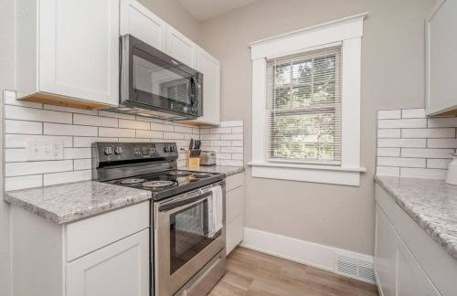 4 Bed 2 Bath Home by College Hill and Hospitals - Foto 8