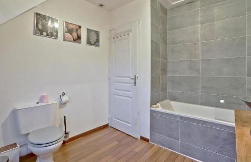 Cozy Home In Quettehou With Wifi - Foto 29