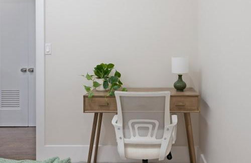 Travelers Dream that's Mins to NYC having Game Room and Parking - Foto 38