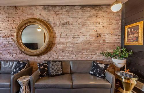 Chic Home with King Bed and Fire Pit - Foto 23