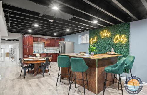 New Lake Como Retreat with Bar and Pool Table - Foto 9