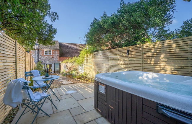 Luxury 1 bed Cottage With hot tub and log Burner - Foto 1
