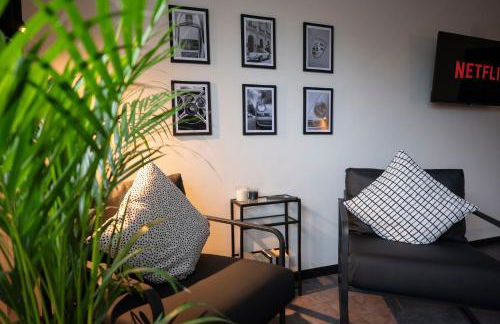Black & White Apartment - Balkon, Netflix, Nespresso, Zentral, Messe - Foto 2