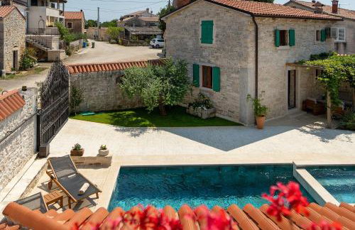 Mediterrane Steinvilla mit Privatpool, Whirlpool, Darts, Billard, Tischtennis, Gym - Foto 9