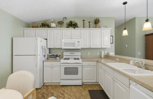 Lovely 2BR Near Lake Sumter and Brownwood With Golfcart - Foto 8