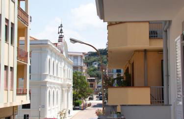 Elegante Apt Centro-Mare a Piedi-'A Meravigghia - Foto 15