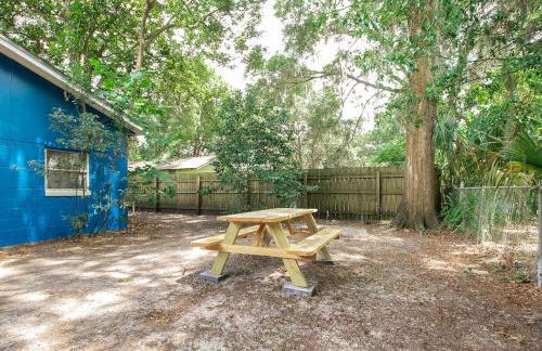 Farmhouse and Charming Place - Photo 27