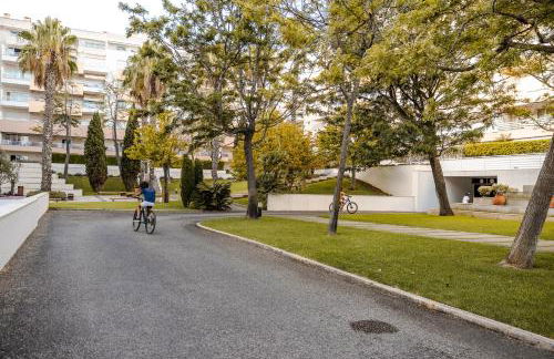 Lux Apt in Priv Condo with Pool, near Beach, Parking & Easy Access to Lisbon - Foto 64