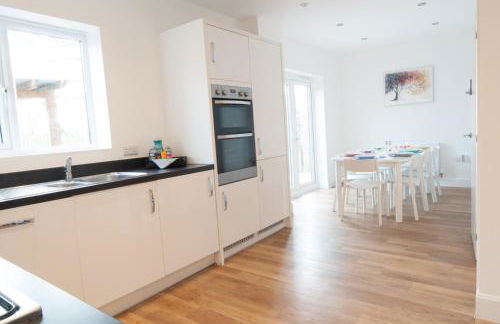 Lysander House - Modern, 4-Bed House, near Alton Towers - Foto 3