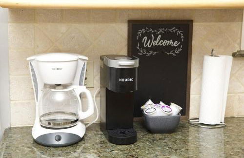 AMAZING Home with PRIVATE POOL, GAME ROOM & FIRE PIT! - Foto 31